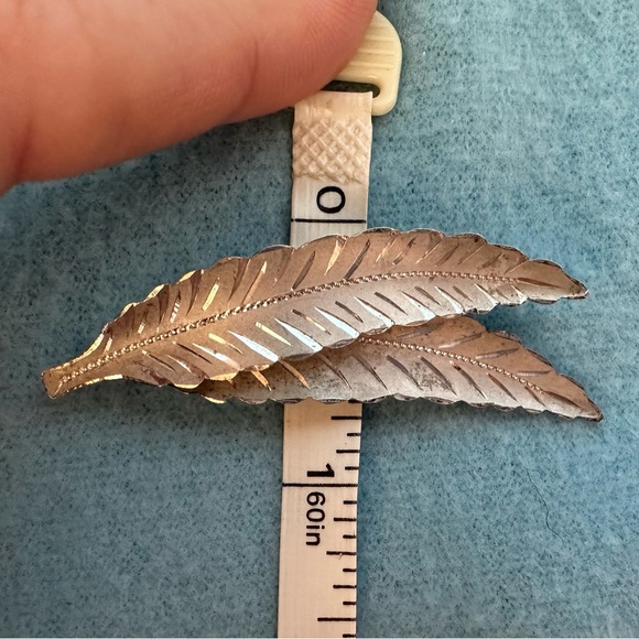 Vintage Sterling Silver Pin Brooch 2 Textured Leaves with brushed & shiny finish - Picture 5 of 5